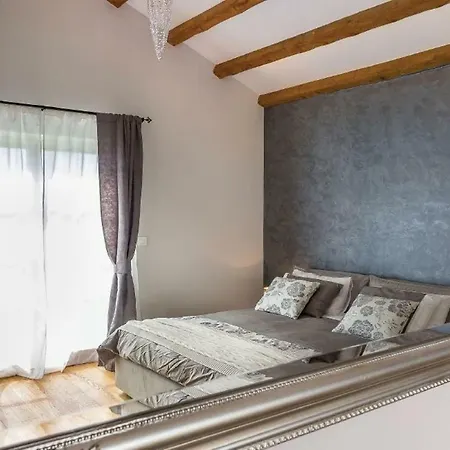 San Kirin***** Olivia Villa *